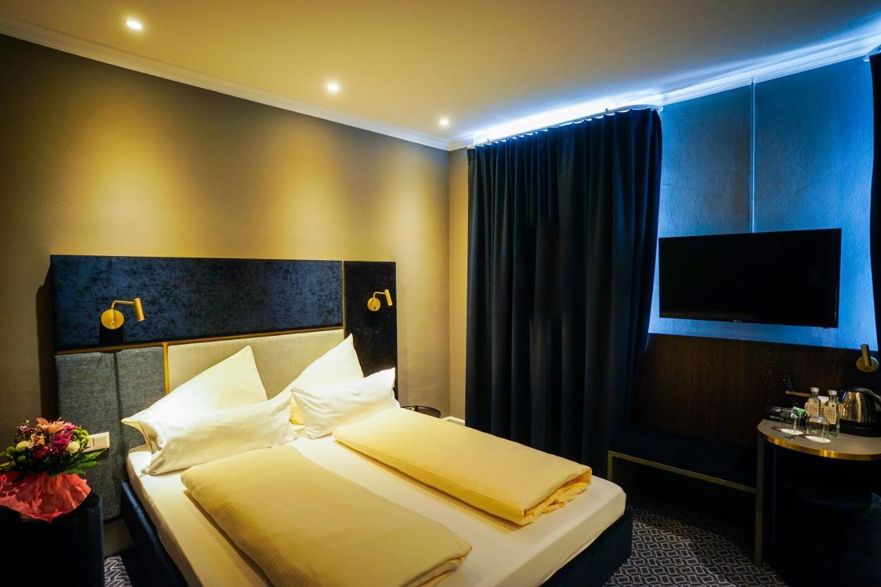 Hotel Am Schloss Biebrich 3*
